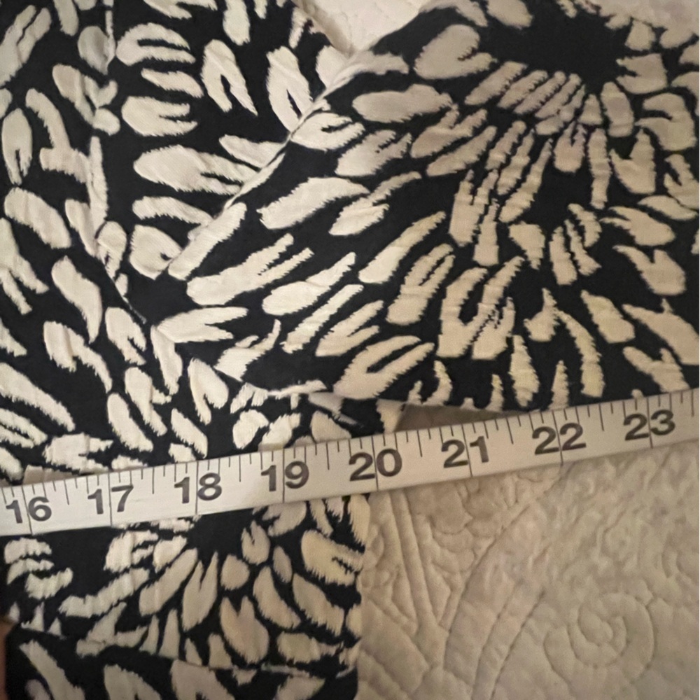 Badgley Mischka Black & White Floral Long Sleeve Dress, size 14 - Picture 5 of 6